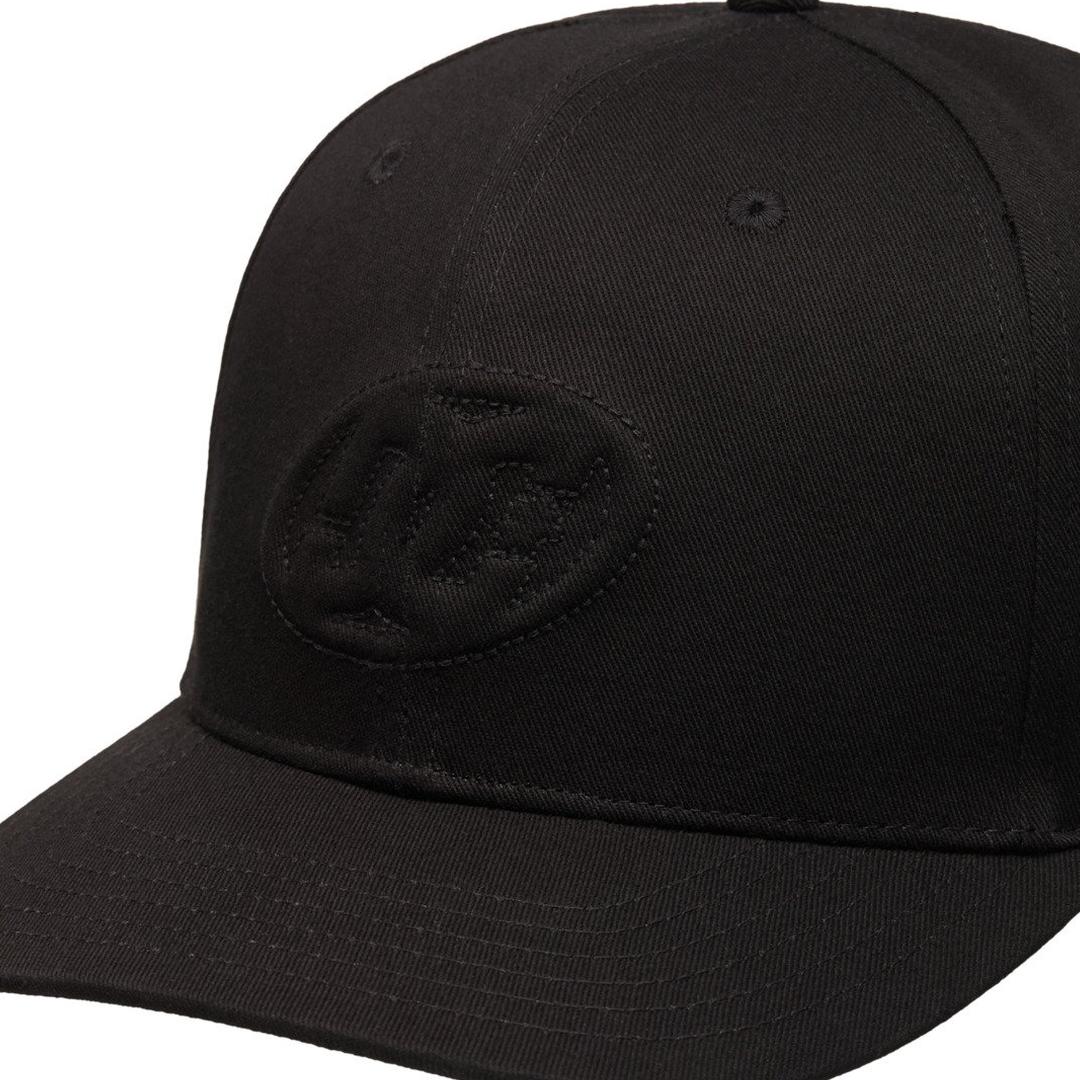 DC One Stitch Snapback Headwear