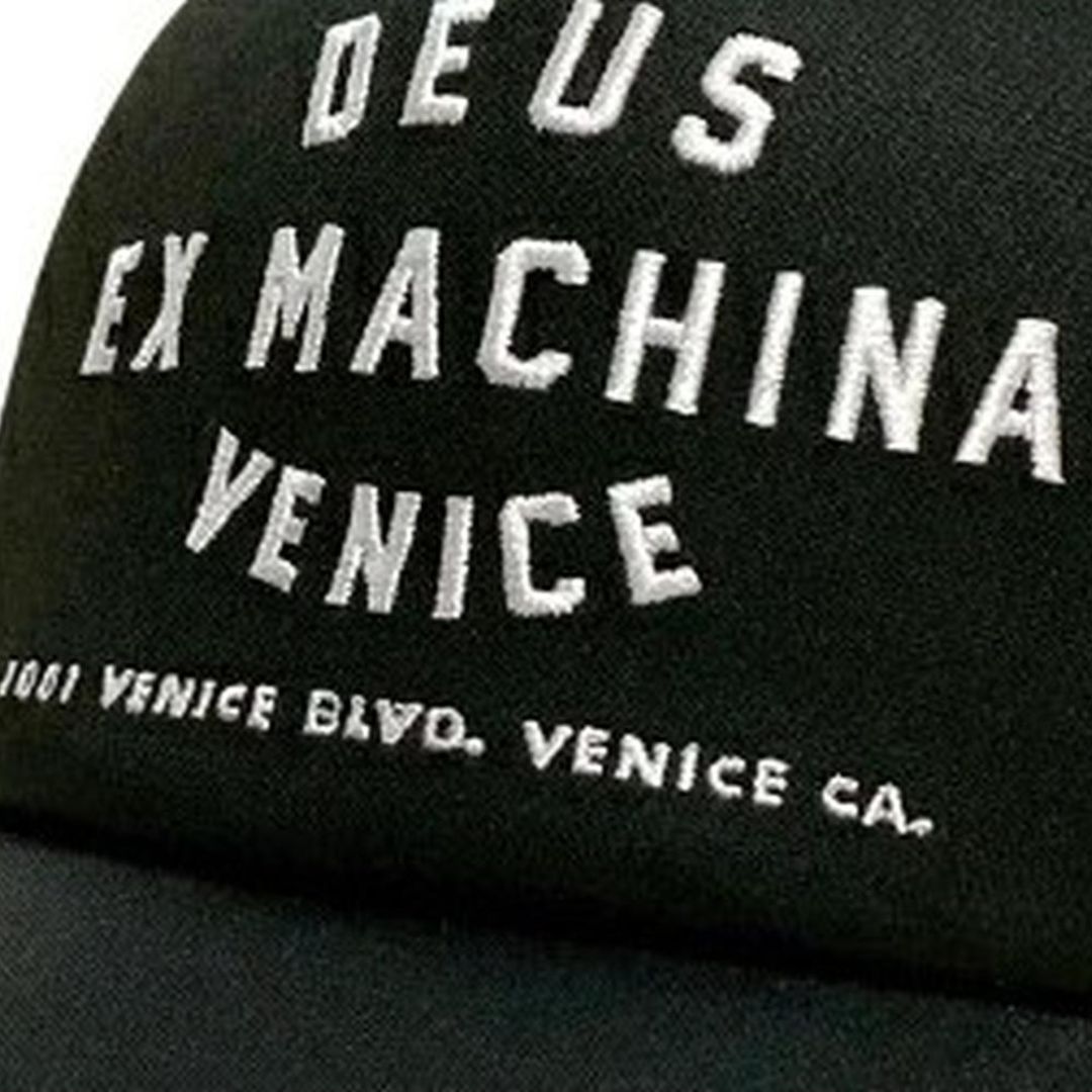 DEUS EX MACHINA Venice Address Trucker Headwear